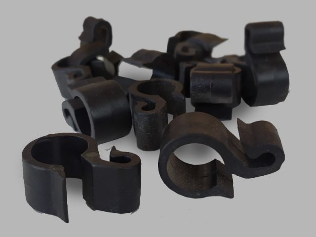 SOPORTE COLGANTE PE-16 MM.
