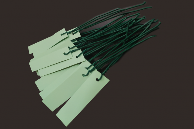 ETIQUETAS CON ALAMBRE-12 x 3 VERDE